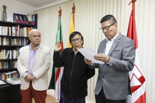 Se posesiona nuevo director del IEP