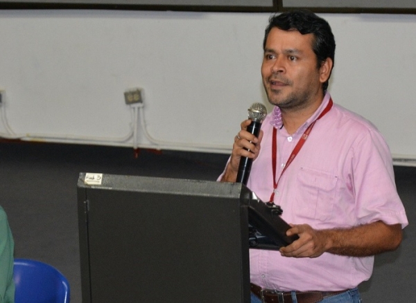 Nuevo director de programas de matem&aacute;ticas